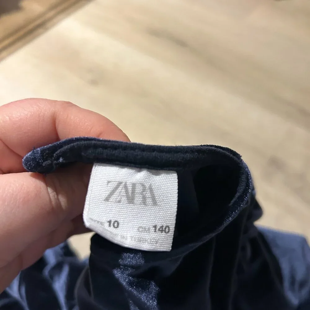 💙✨ ZARA Girls Velvet Dress – Size 10 ✨💙 - Picture 4 of 7